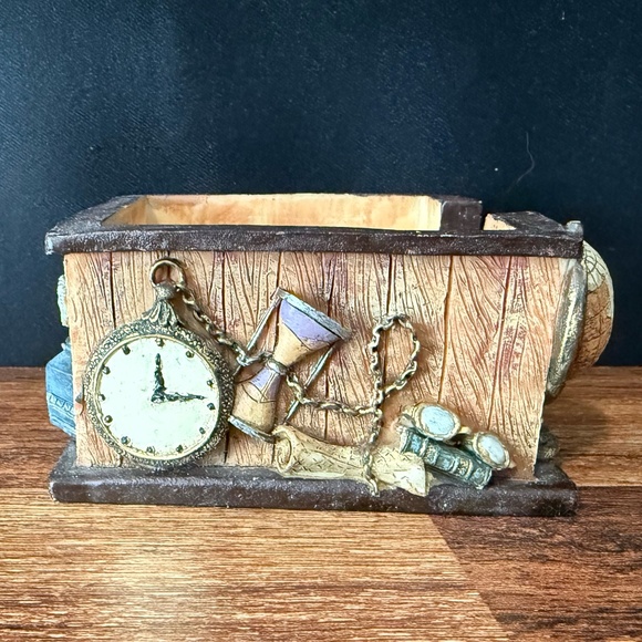 Desk Decor - Picture 13 of 16